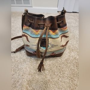 Sts ranchwear bucket bag
